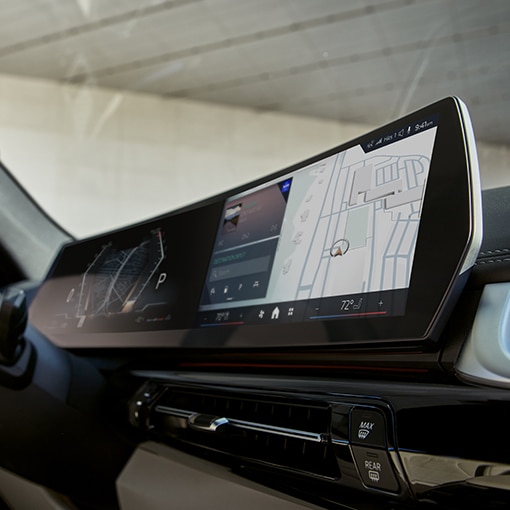 Angled view of the BMW Operating System on the dashboard of the X1